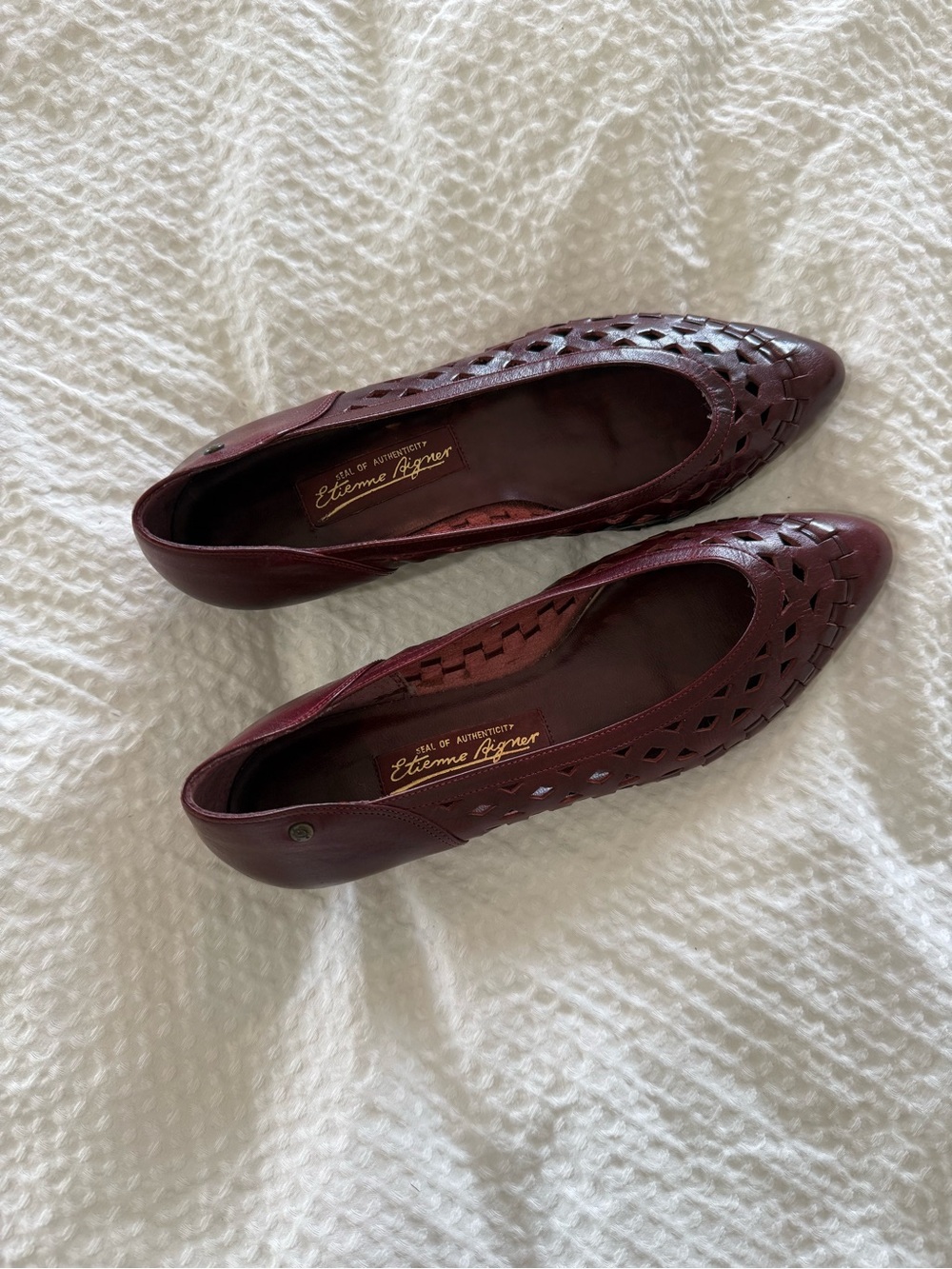 Vintage 70s Etienne Aigner Women's Burgundy Woven Leather wedge heel